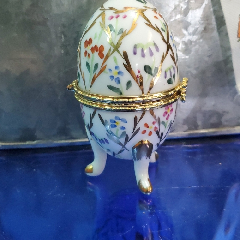 ormalities by Baum Bros Porcelain Egg Limoge - Picture 2 of 5